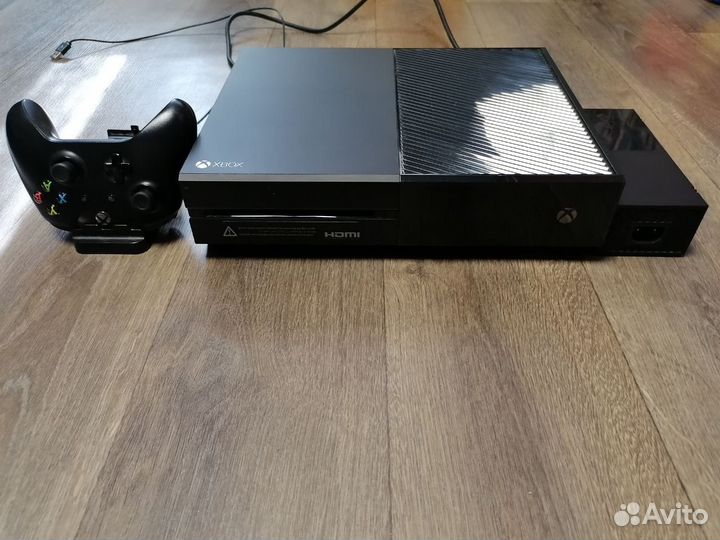 Xbox One 500 GB + 3 Диска