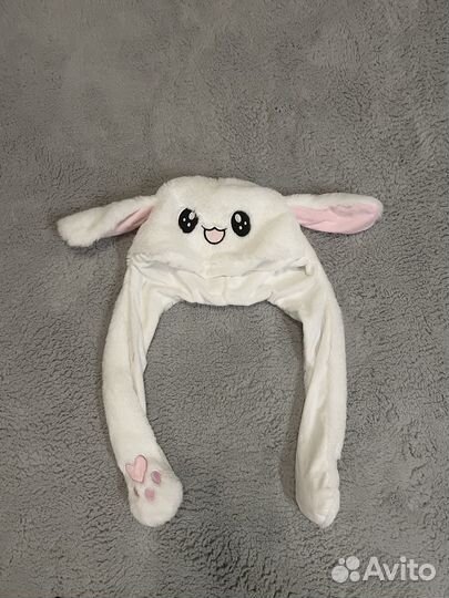 Шапка с двигающимися ушами зайца