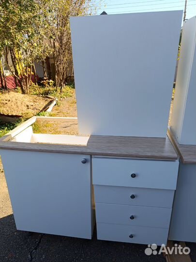 Кухонный гарнитур б/у полгода