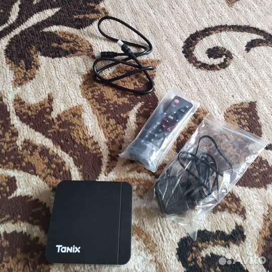 Андроид тв приставка tanix w2