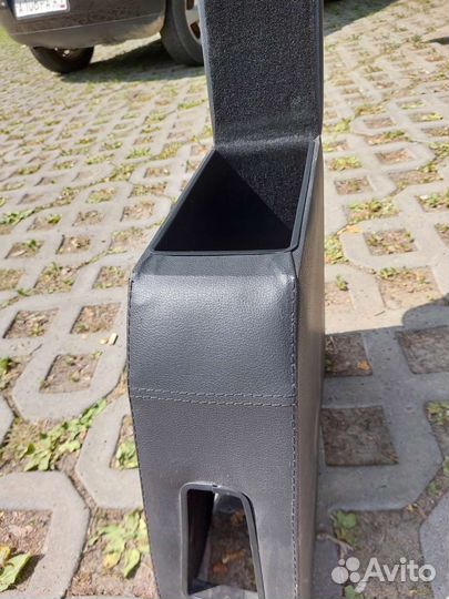 Подлокотник