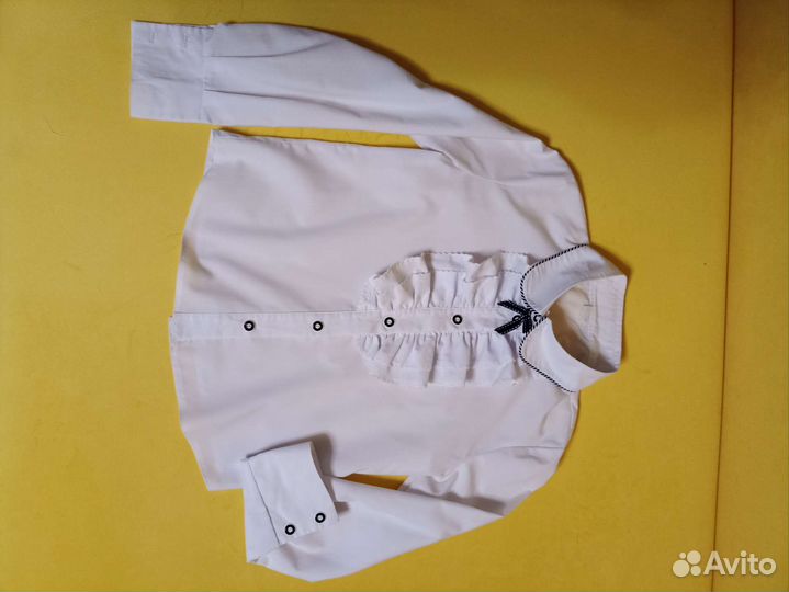 Блузка школьная для девочки рост 140 (на бирке)