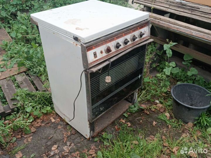 Продам газовую плиту бу