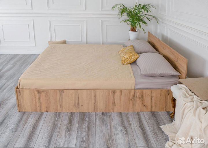 Кровать 1,5 спальная с мягким изголовьем