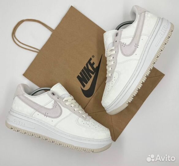 Nike Air Force 1 Luxe Summit White женские