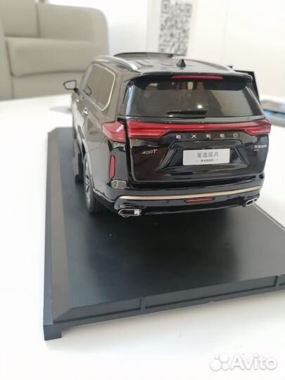 Модель автомобиля Exeed VX 1:18