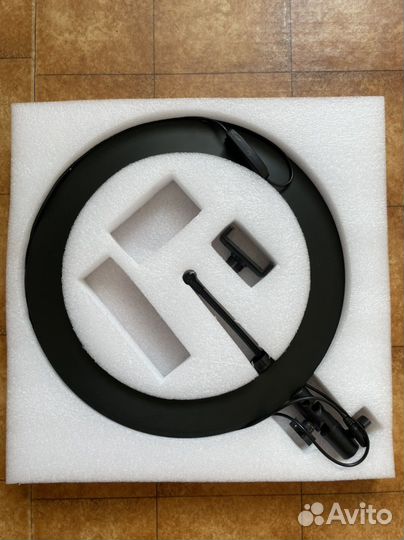 Кольцевая лампа со штативом