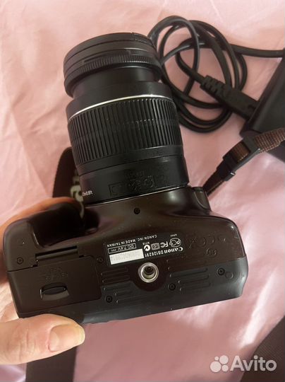 Canon 1100d с объективом и карта памяти,зарядка