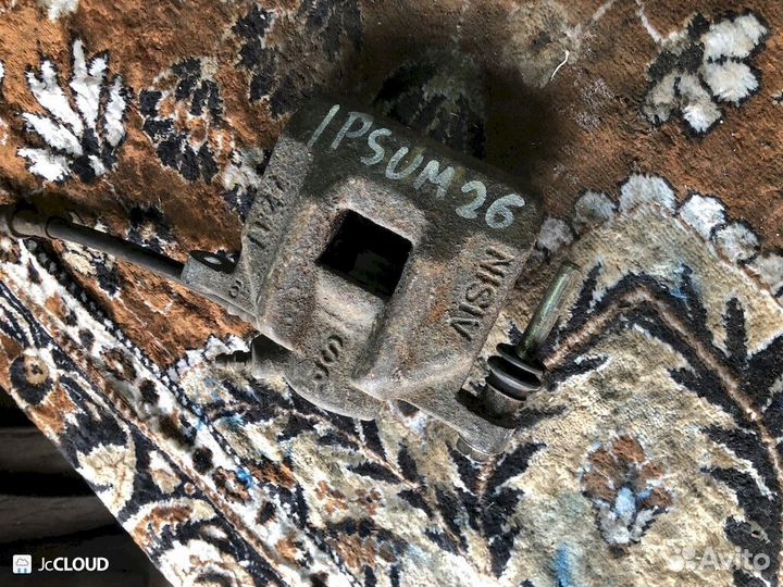 Суппорт на toyota ipsum ACM26