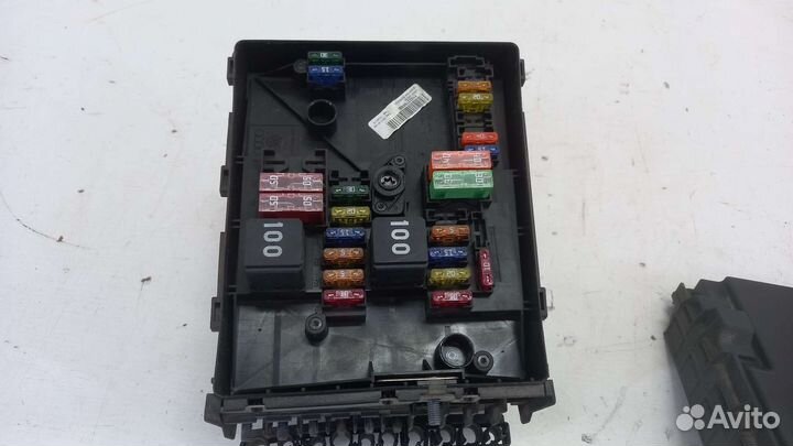 Блок предохранителей 1.8 cdab Skoda Octavia A5