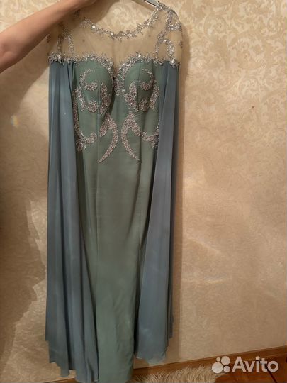 Вечернее платье