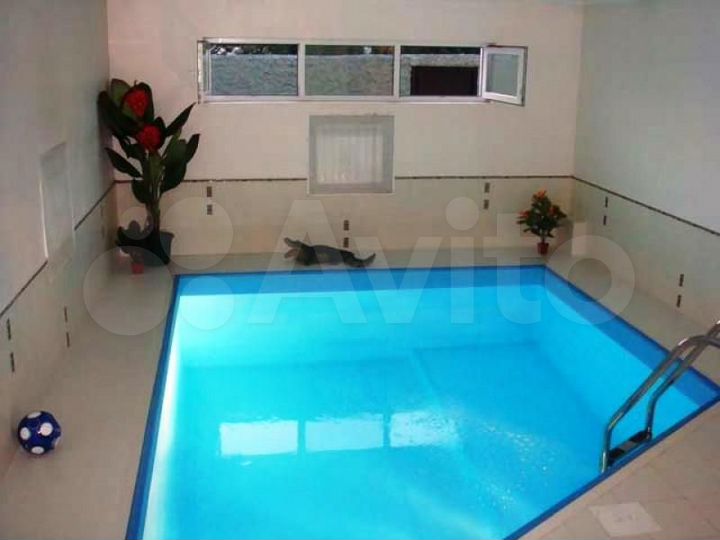 Коттедж 700 м² на участке 15 сот.