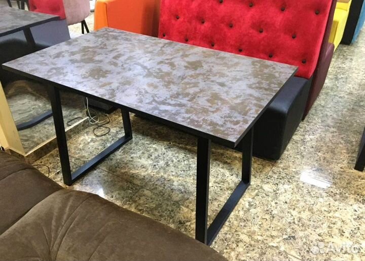 Стол в наличии