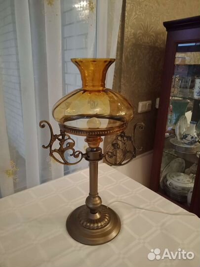 Лампа настольная