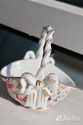 Фарфоровая корзиночка для конфет