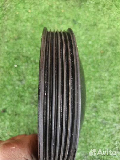 Шкив помпы Audi A6 Allroad C6 caja 2009