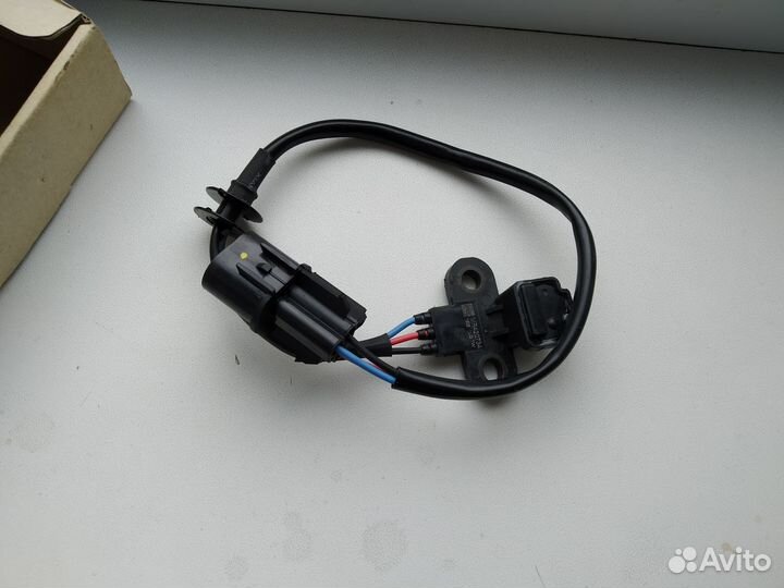 Датчик хола Mitsubishi Lancer 9