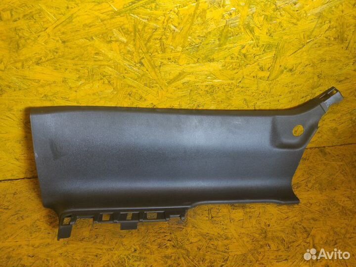 Обшивка стойки задняя левая Nissan Navara D40 YD25