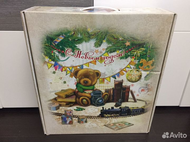Праздничная - новогодняя коробка