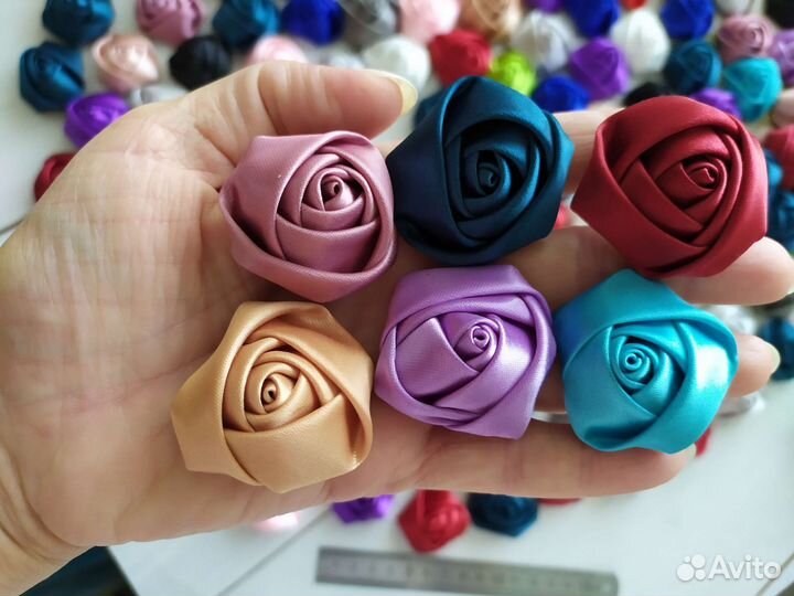 Розочка из атласа около 4 см, 155 шт