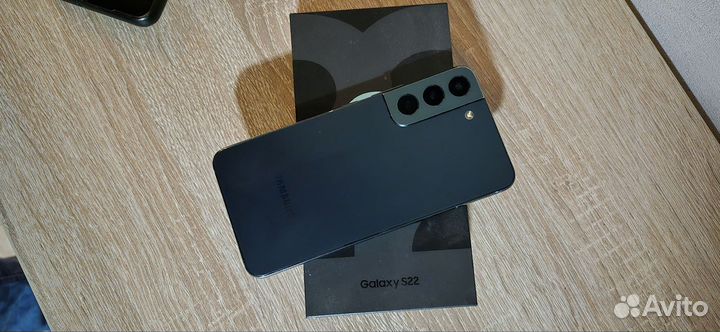 Samsung Galaxy S22, 8/256 ГБ
