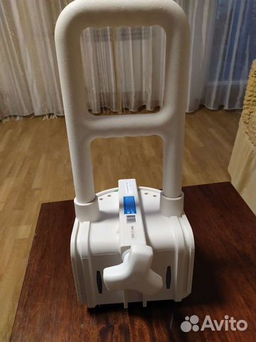 Приспособление на ванну для пожилых людей