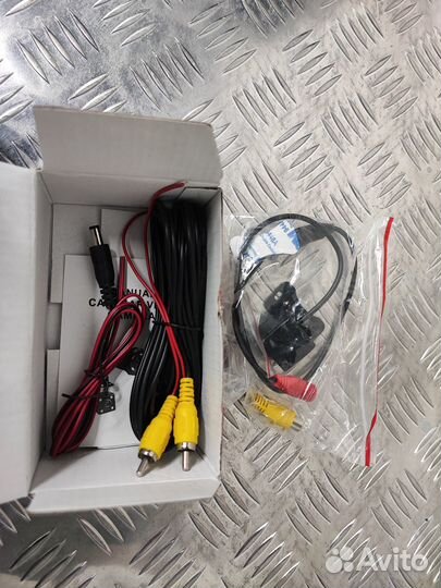 Автомобильная камера заднего вида