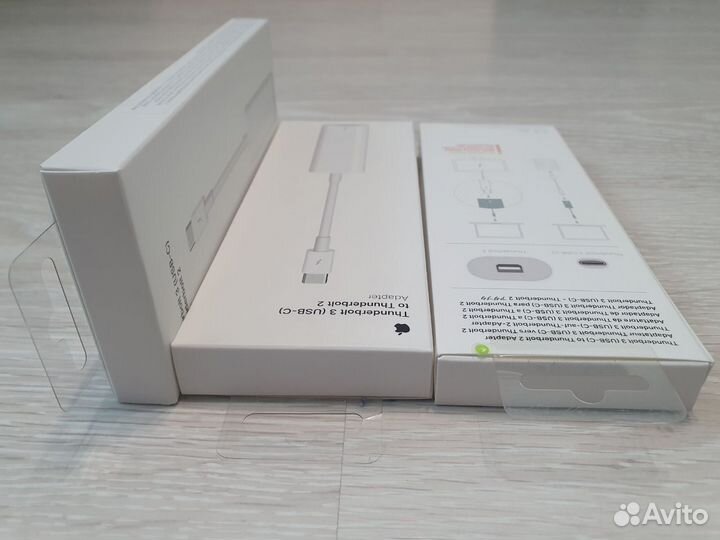 Thunderbolt 3 (USB-C) to Thunderbolt 2 адаптер