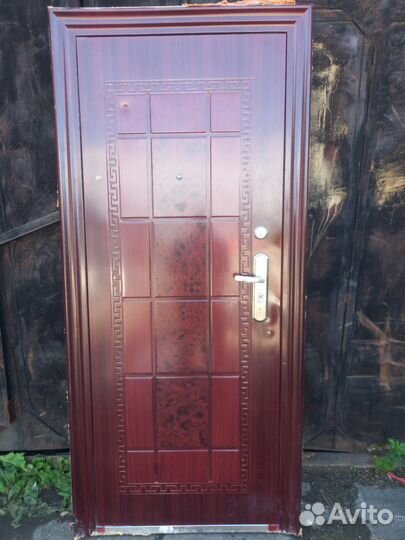 Дверь входная металлическая
