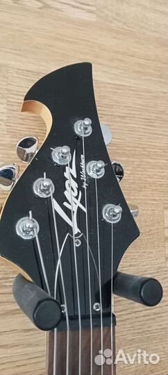 Электрогитара Washburn Lyon