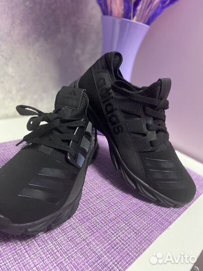 Кроссовки adidas