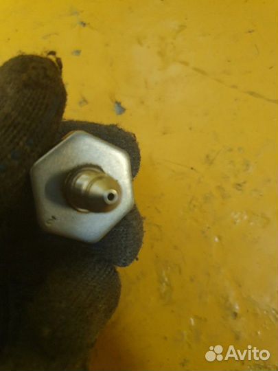 Датчик давления топлива VAG 1.8 2.0 1.6 3.2 4.2 FS