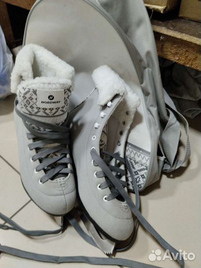 Коньки женские