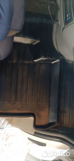 Коврик резиновый в салон на мерседес спринт. новый