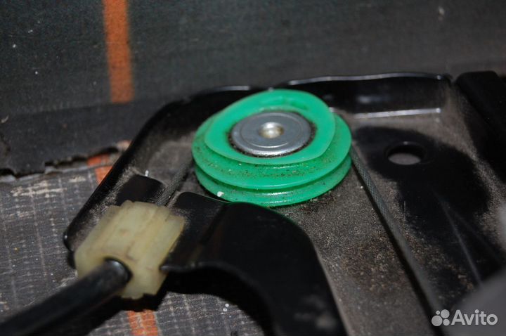 Стеклоподъёмник передний правый - Volkswagen Polo