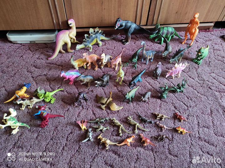Динозавры игрушки