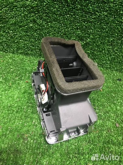 Дефлектор воздуховода задний Audi A6 C6 AUK 2007