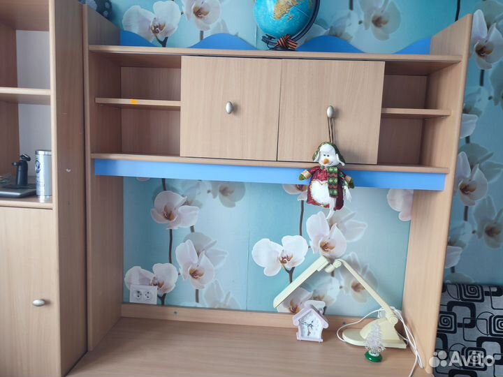 Письменный стол для школьника