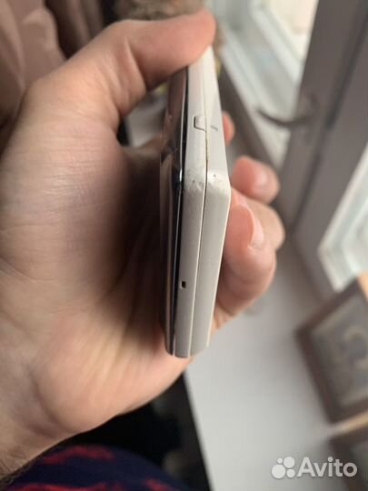 Motorola Droid, 512 МБ