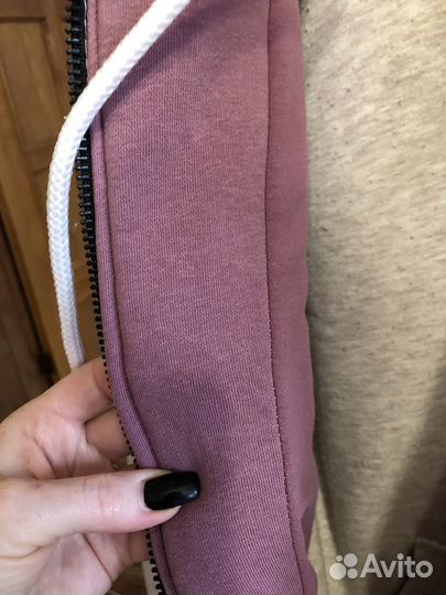 Спортивный женский костюм