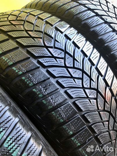 Goodyear UltraGrip Performance Gen-1 215/55 R17 98V