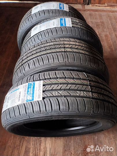 Kumho Crugen HP71 225/60 R18 104V