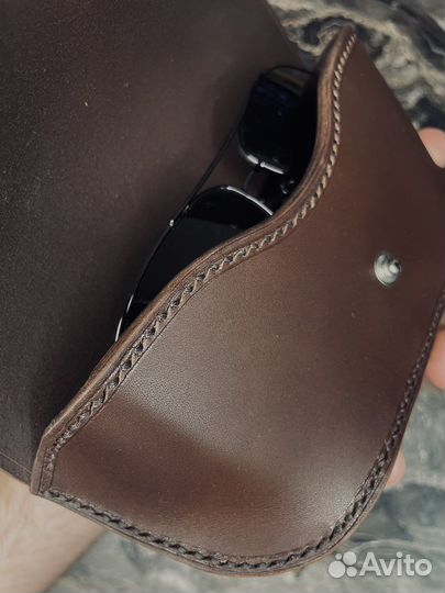 Кожаный футляр для солнцезащитных очков