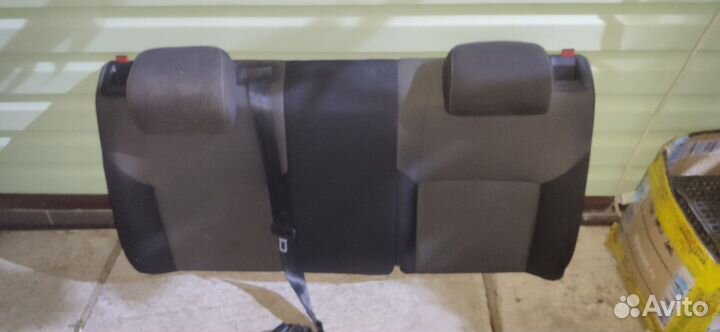 Задняя спинка целая шкода рапид