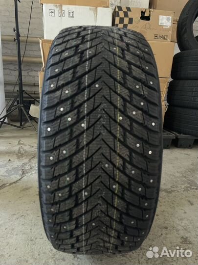 Grenlander Icedefensor Stud II 275/40 R22 и 315/35 R22