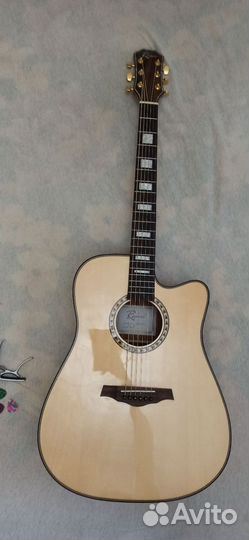 Акустическая гитара