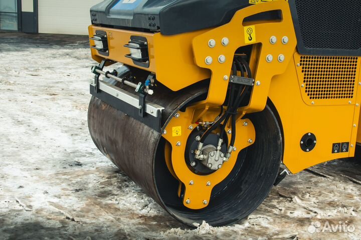 Дорожный каток XCMG XMR303, 2023