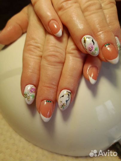 Наращивание и коррекция ногтей