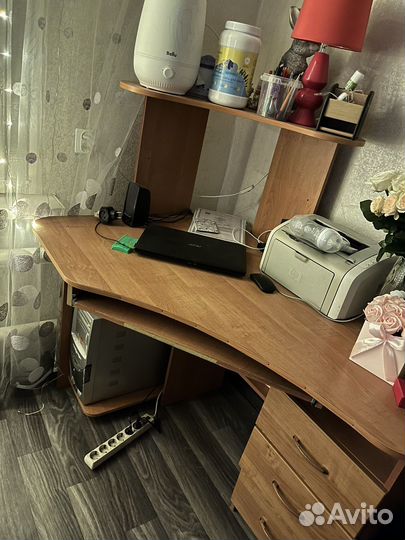 Компьютерный стол
