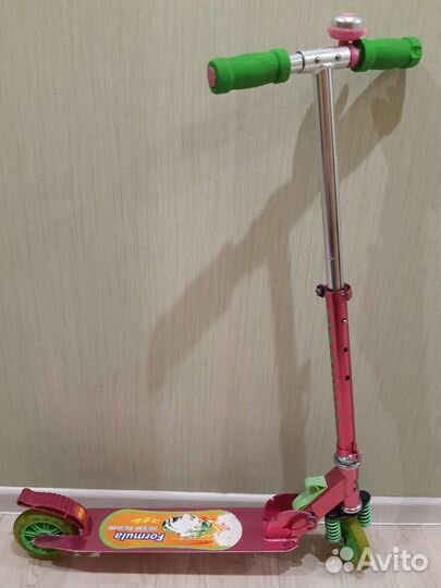 Самокат детский двухколесный бу,колеса светятся